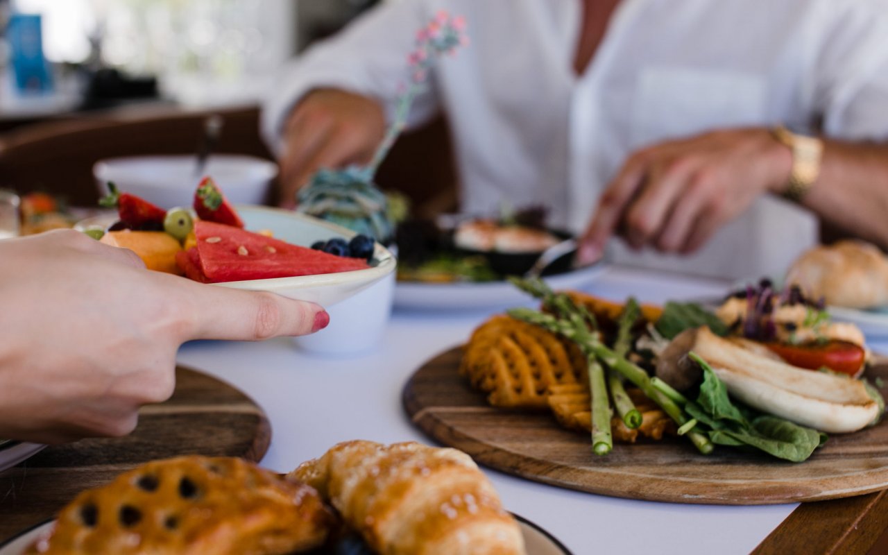 Wake up to the best hotel breakfast at Pier 21’s Breakfast Lounge Image